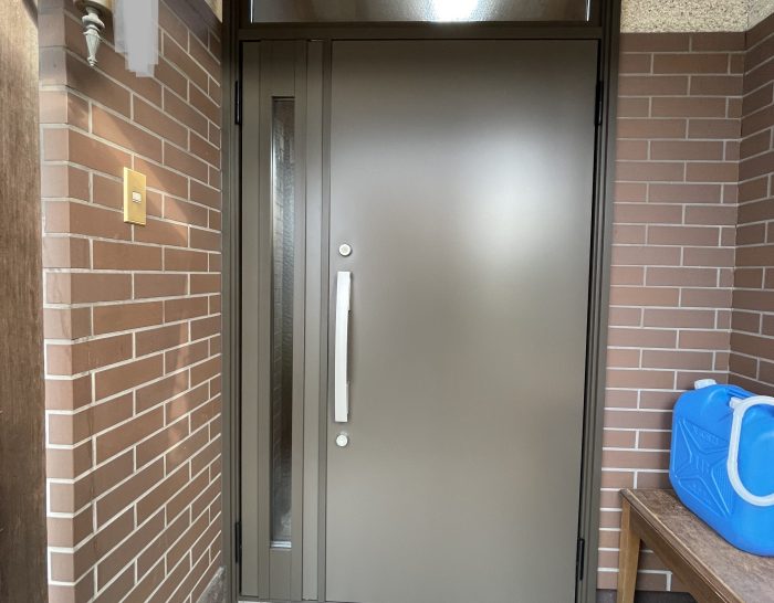1日で完了！玄関ドア交換
